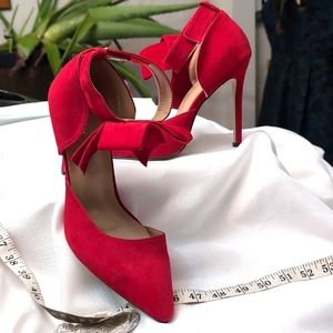 Red ♥️ ♥️ heels with a Bow on the  ankle